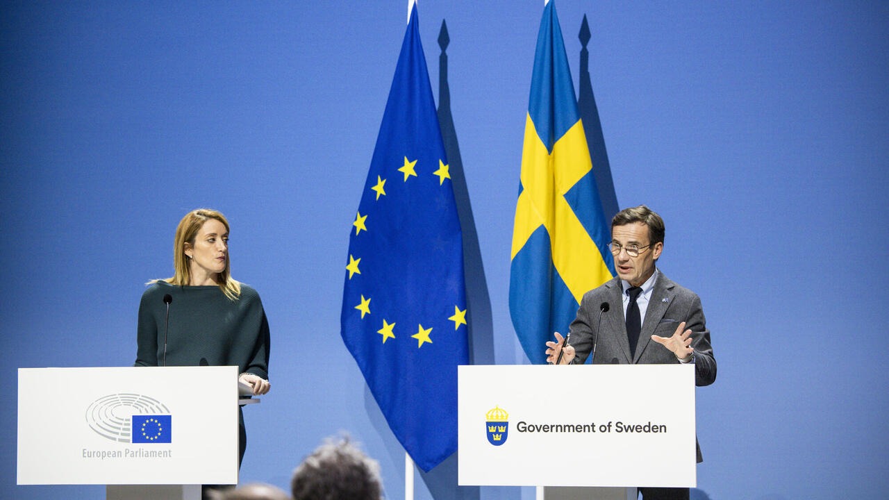 Europaparlamentets talman Roberta Metsola och statsminister Ulf Kristersson (M) på presskonferens i Stockholm på onsdagen.