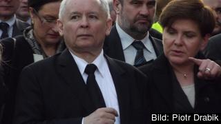 Lag och rättvisas ledare Jarosław Kaczyński tillsammans med premiärminister Beata Szydło från samma parti. Arkivbild.