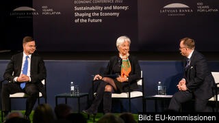 EU:s ekonomi- och handelskommissionär Valdis Dombrovskis och ECB-chefen Christine Lagarde deltog på torsdagen i ett samtal om de ekonomiska konsekvenserna av Rysslands krig. 