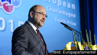 Vi måste överge de senaste årens krishanteringsstrategi, som gått ut på att göra så lite som möjligt och hoppas på att det räcker. Det skriver Europaparlamentets talman Martin Schulz (S).